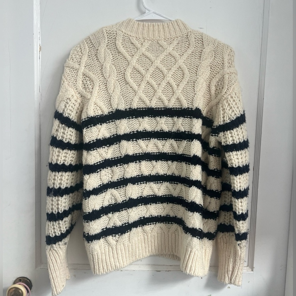 Sezane James 100% Wool
Fisherman Striped Sweater Ecru
Navy $295 Size S
$99.00 - Picture 6 of 8